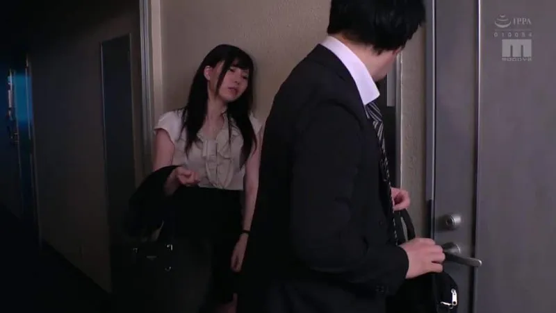 Vợ nhà cạnh bên nhận nhầm tôi là ông chồng trong một hôm say xỉn